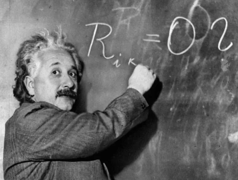 Albert Einstein để lại dấu ấn lớn trong vật lý với thuyết tương đối