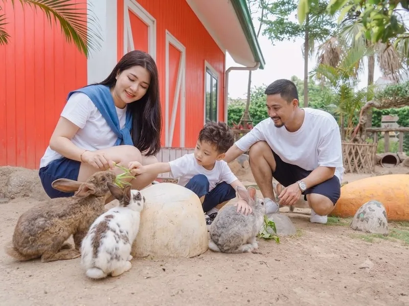 Duy Hưng cho thấy hình ảnh người cha gần gũi bên con ngoài màn ảnh
