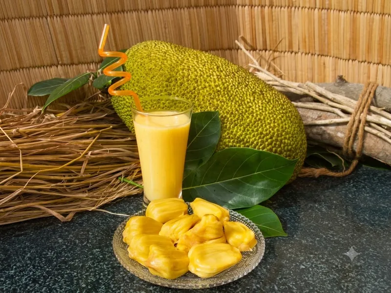 Ly nước ép mít gợi những ký ức quen thuộc về món ăn và đồ uống.