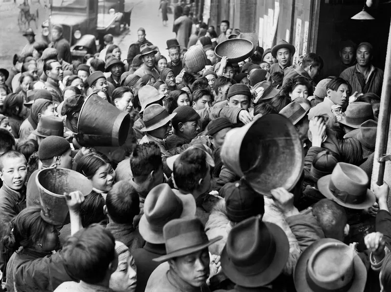 Chiến dịch Đại Nhảy Vọt năm 1958 gây khủng hoảng kinh tế và nạn đói nghiêm trọng